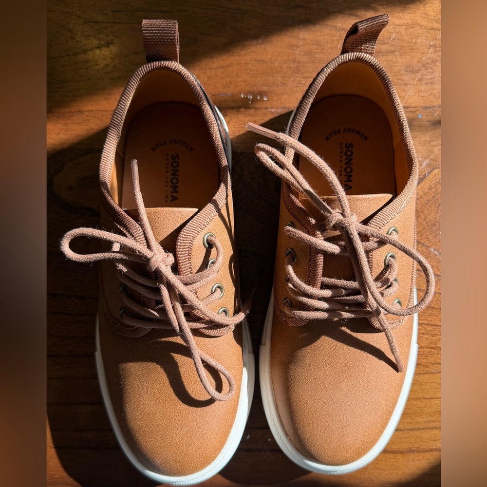 Sonoma Tan Lace-Up Sneakers